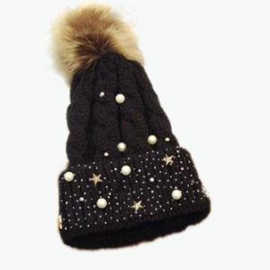 Зимняя женская шапка со стразами черная (333343)